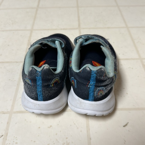 Size 8 Adidas Sneakers Blue - Picture 4 of 8